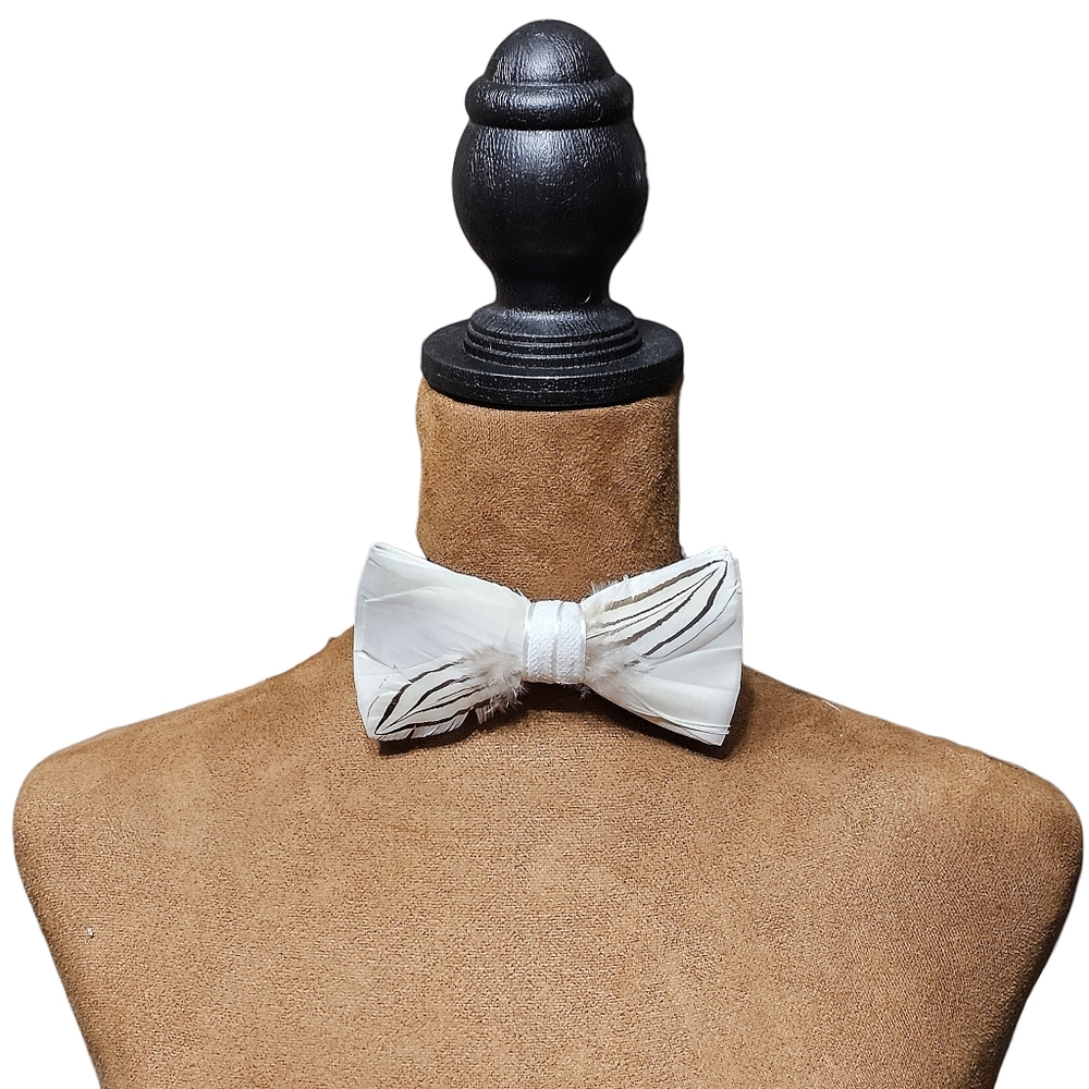 FEATHER BOWTIE